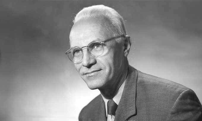 Benjamin E. Youngdahl (1897 - 1970) Firmly committed to social justice, he served as director of social service for the Minnesota State Emergency Relief Administration in 1933 and then director of public assistance in 1937. He came to Washington University two years later.